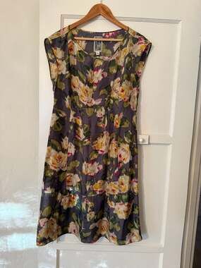 Burning Torch 100% Silk Floral Print Short Sleeve Midi Dress with Back Tie